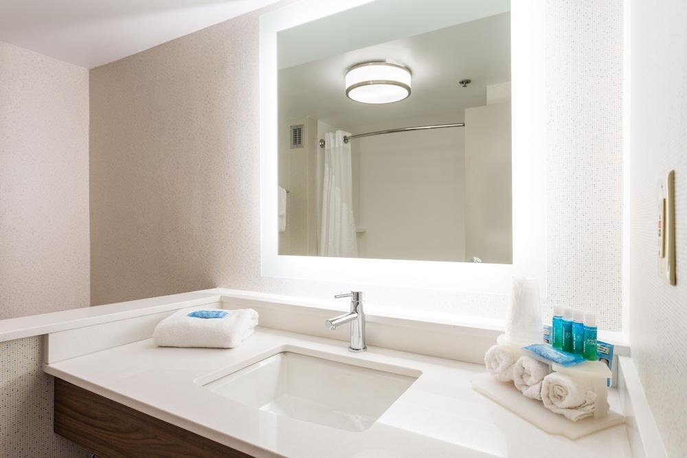 Holiday Inn Express Hotel & Suites Goldsboro - Base Area By Ihg Экстерьер фото