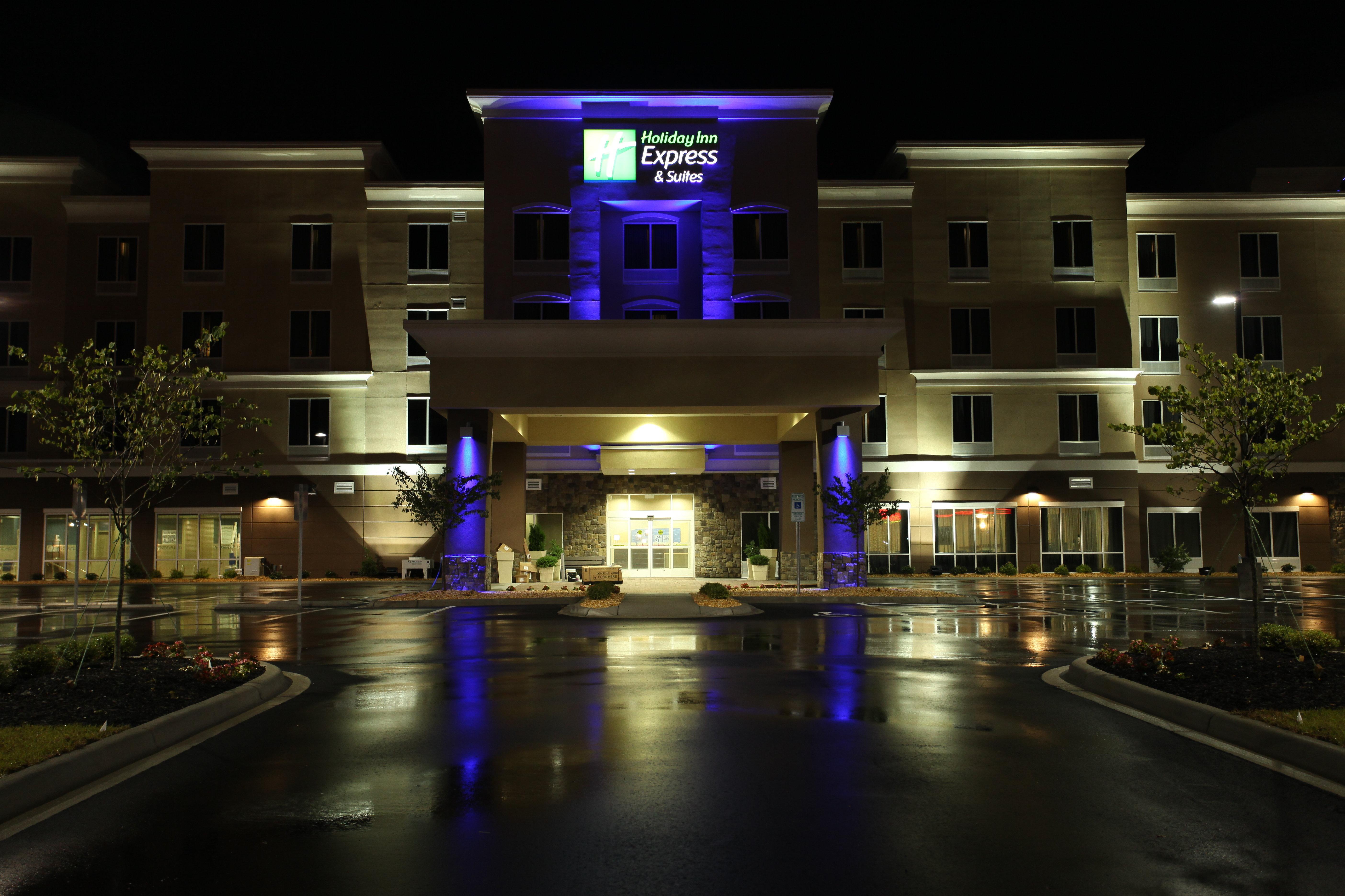 Holiday Inn Express Hotel & Suites Goldsboro - Base Area, An Ihg Hotel Экстерьер фото